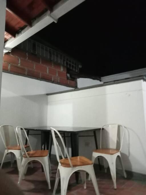 Santa Monica , Laureles *